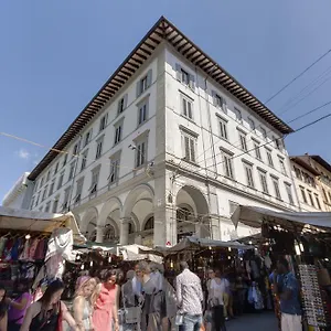 cappelle-medici.it-tuscanyhotel.com/